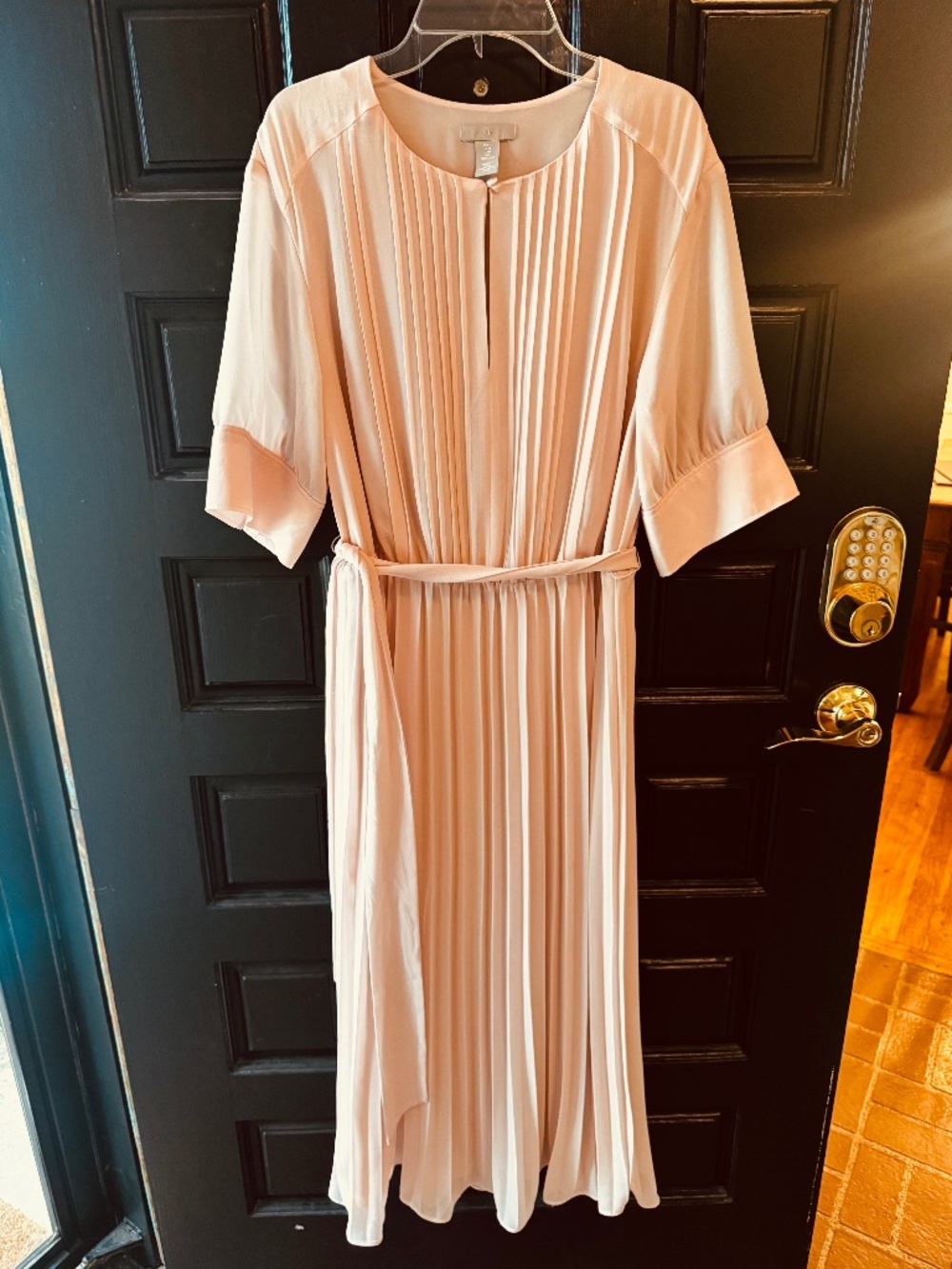 Gorgeous H&M Women’s Short Sleeve Pleated skirt Chiffon Dress Size M Pale Pink